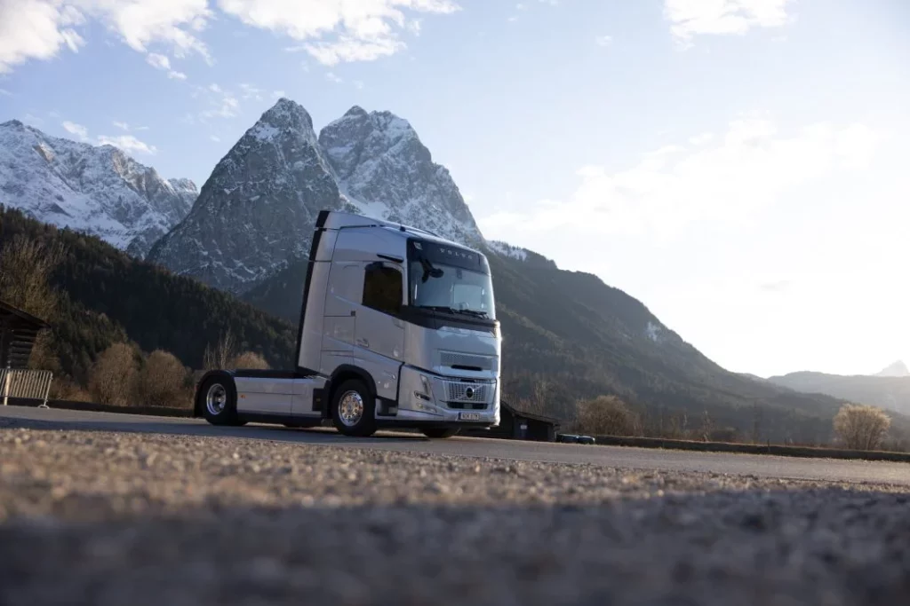 2025 Camión Volvo Trucks. Aerodinámica. Foto.