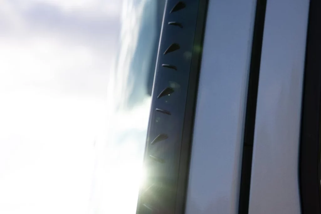 2025 Camión Volvo Trucks. Aerodinámica. Foto detalle.