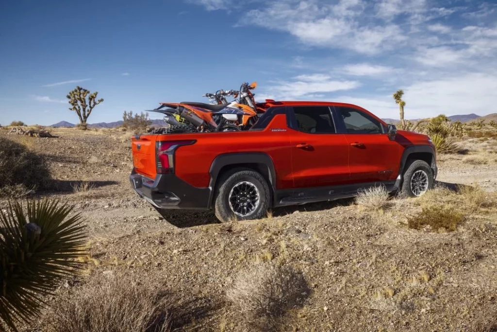 2025 chevrolet silverado ev trail boss 5 Motor16