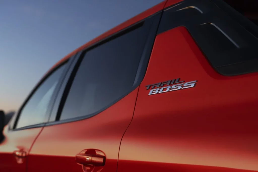 2025 chevrolet silverado ev trail boss 6 Motor16