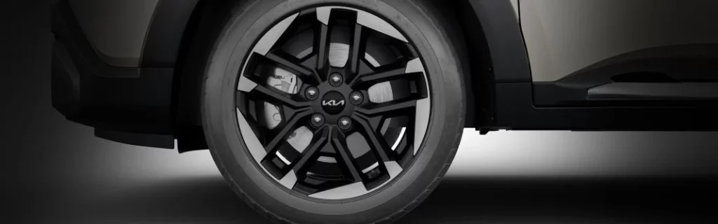 Kia Carens Clavis: El monovolumen low cost que quería ser SUV eléctrico 12 Motor16 2025 kia carens clavis india 6 Motor16