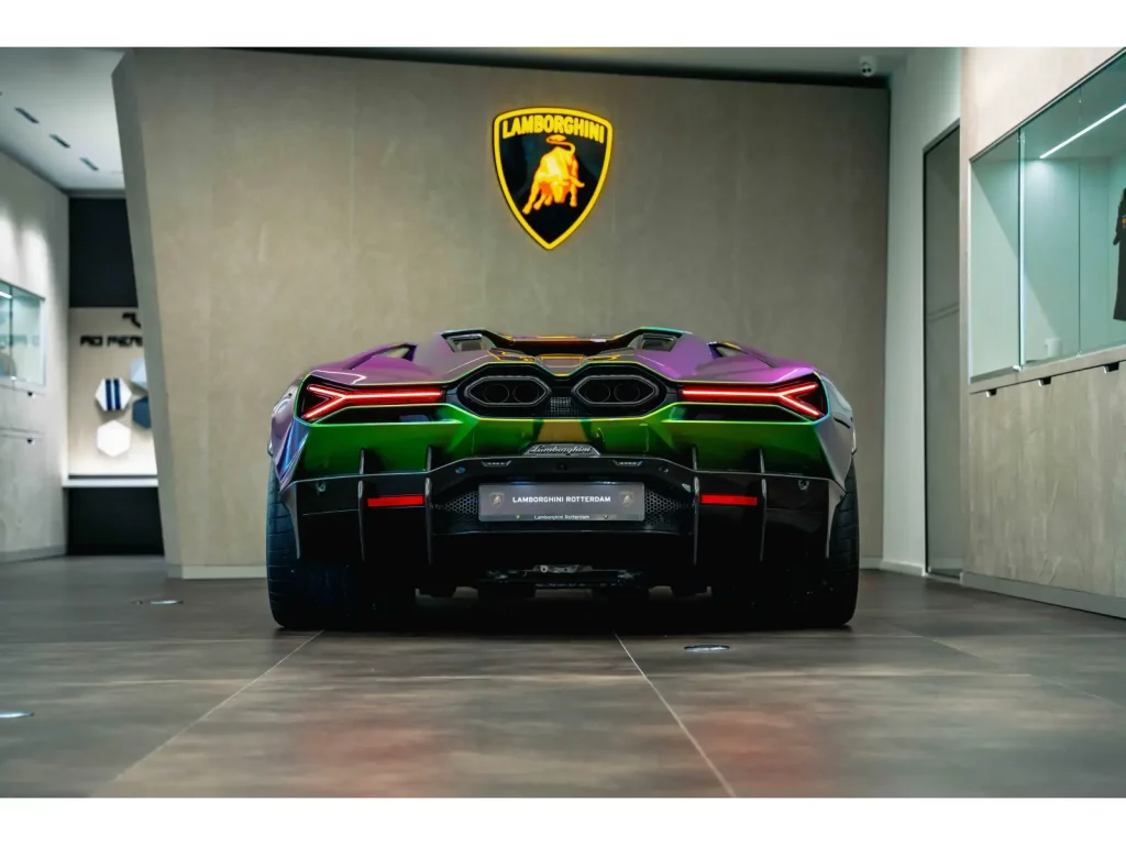 2025 lamborghini revuelto verde agave 13 Motor16