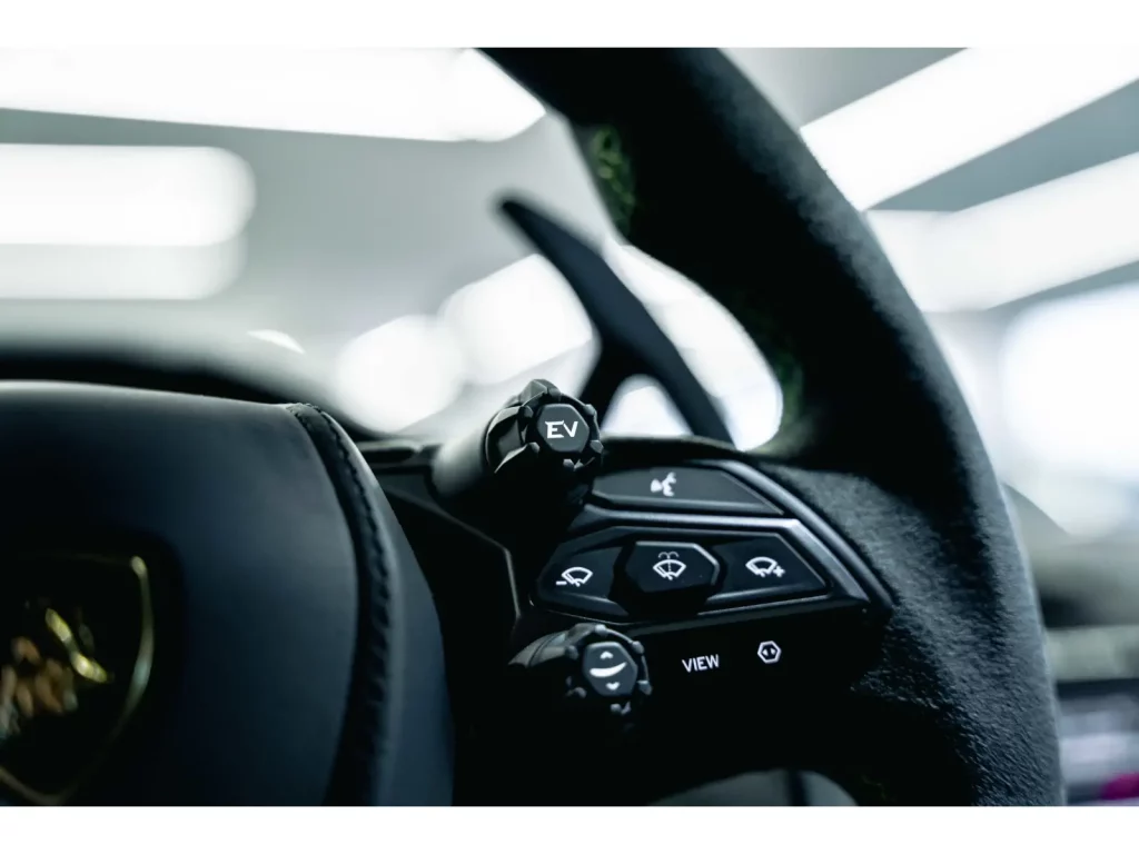 2025 lamborghini revuelto verde agave 15 Motor16
