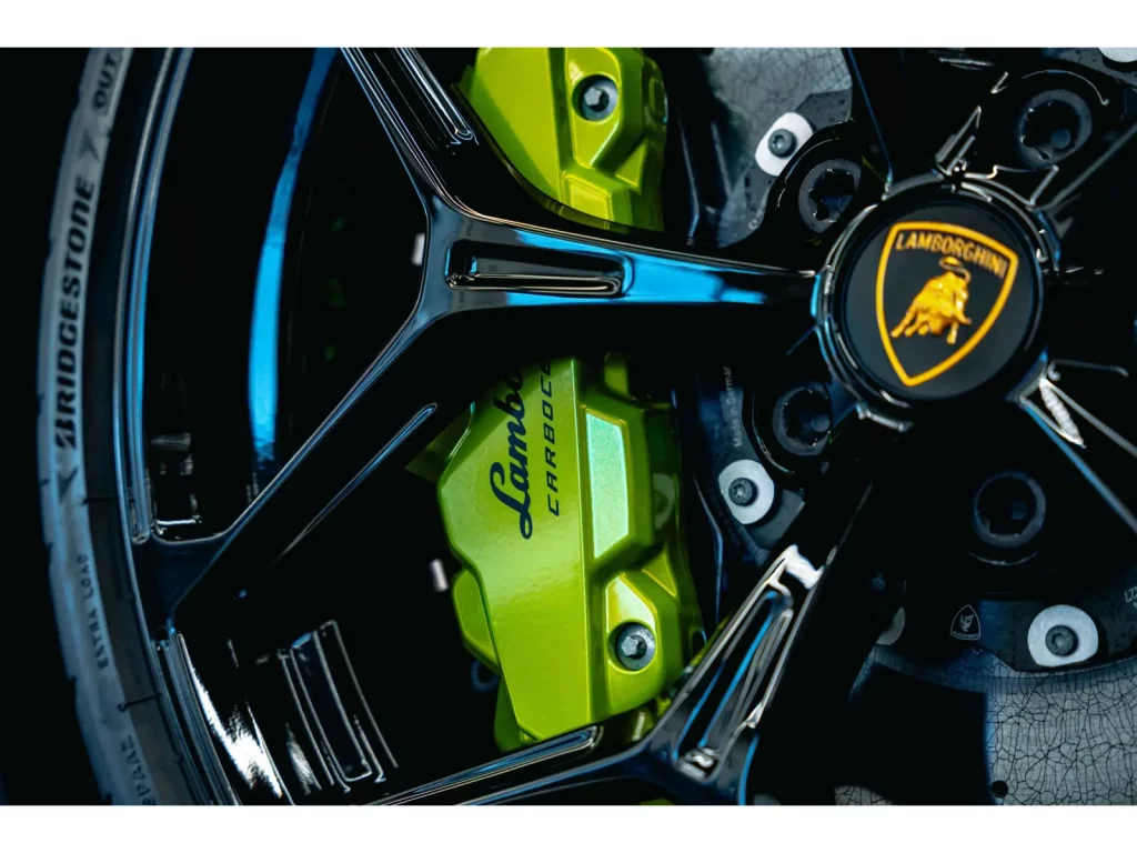 2025 lamborghini revuelto verde agave 7 Motor16