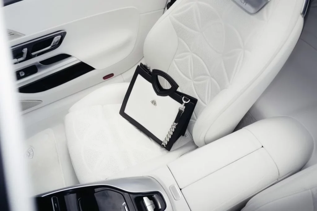 Mercedes-Maybach SL 680 Monogram Series: El SL más especial y caro de la historia 33 Motor16 2025 mercedes maybach sl 680 monogram series 28 Motor16