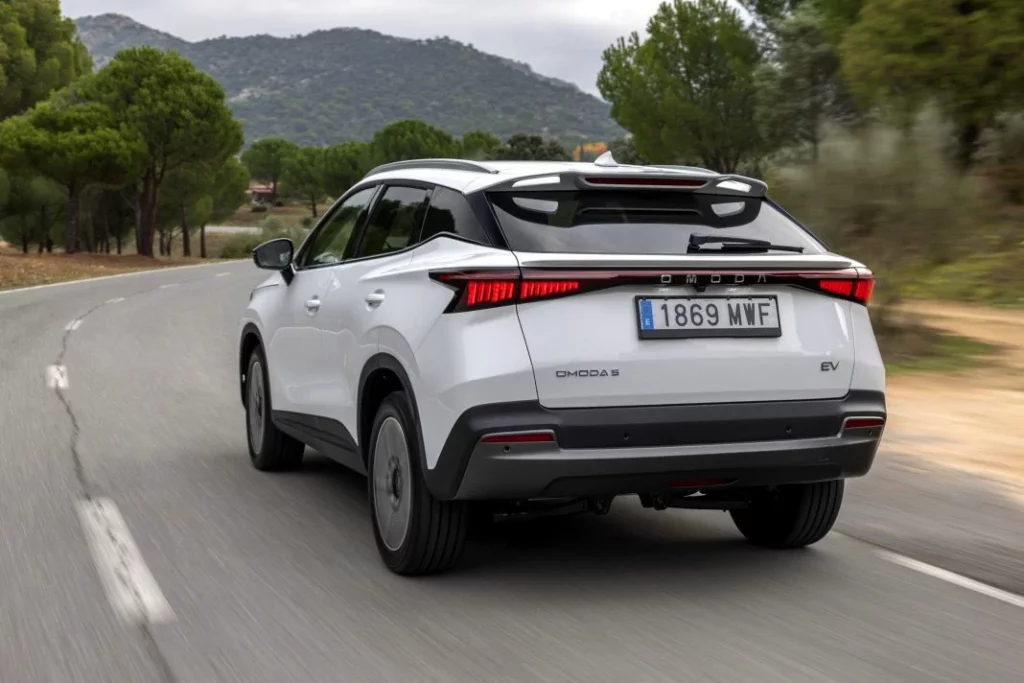 2025 OMODA 5 EV. Autocharge Repsol. Imagen movimiento.
