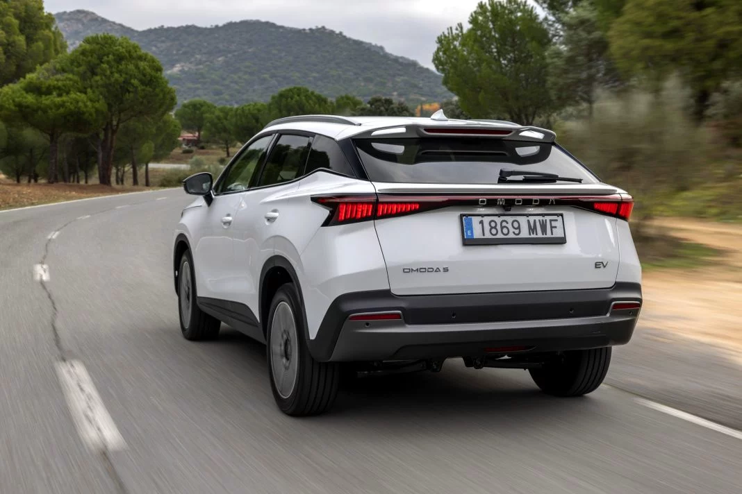 2025 OMODA 5 EV. Autocharge Repsol. Imagen movimiento.