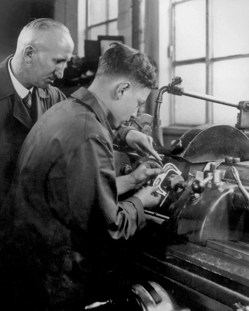 La escuela de formación profesional de Opel celebra sus 160 primeros años 6 Motor16 2025 opel formacion profesional 160 anos 4 Motor16