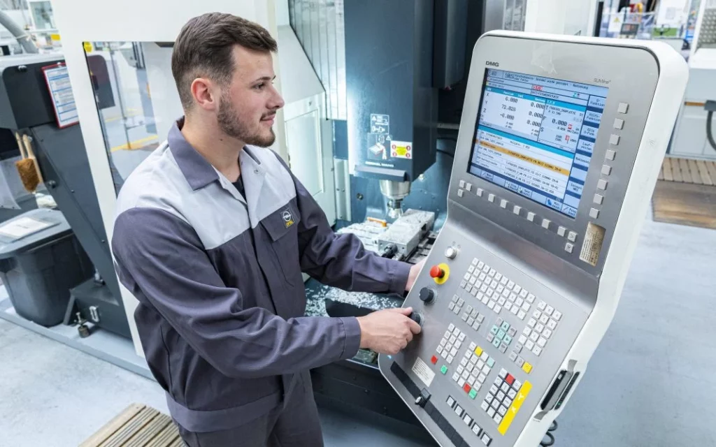 La escuela de formación profesional de Opel celebra sus 160 primeros años 1 Motor16 2025 Opel. Formación profesional. Escuela. Imagen.
