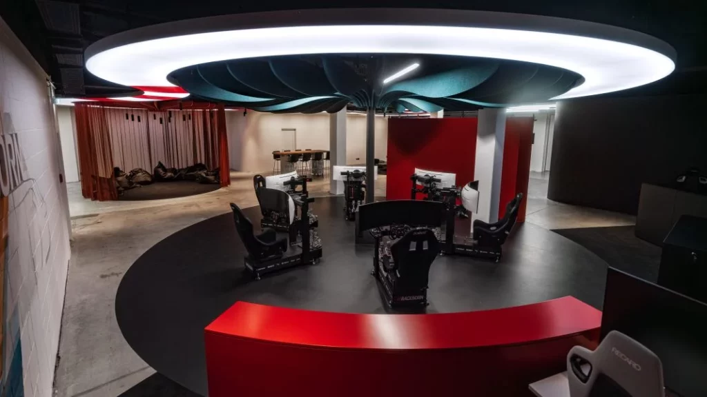 Porsche estrena el centro donde formará a sus futuros pilotos... de videojuego 9 Motor16 2025 porsche centro formacion esports 6 Motor16