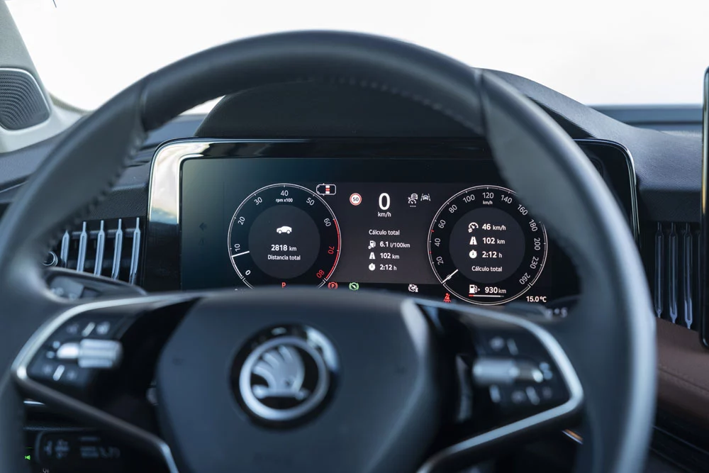2025 skoda superb prueba 21 Motor16