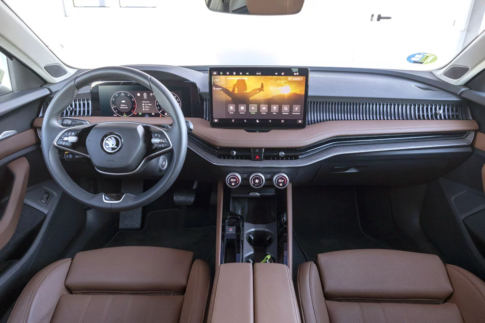 2025 Skoda Superb 1.5 TSI mHEV. Prueba. Imagen interior.