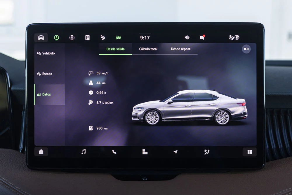2025 skoda superb prueba 24 Motor16