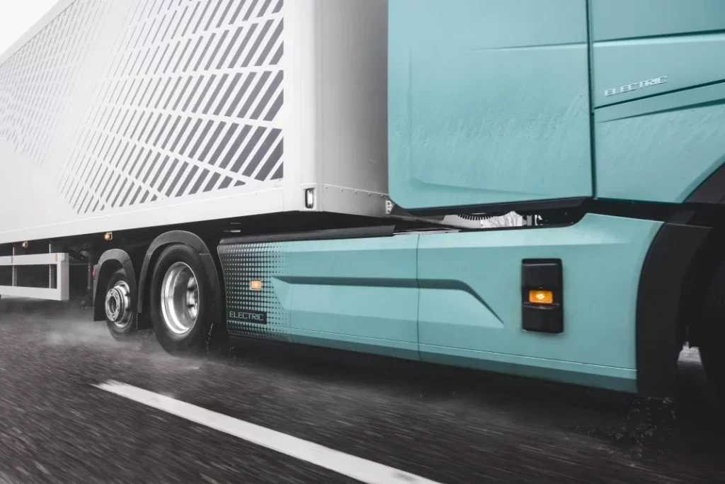 Volvo FH Aero Electric E-axle: El camión eléctrico con 600 km de autonomía 2 Motor16 2025 Volvo FH Aero Electric. Imagen detalle.