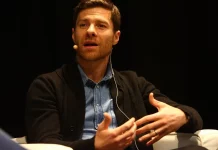 Los impresionantes coches que le fascinan a Xabi Alonso, nuevo entrenador del Real Madrid, que colecciona a pares
