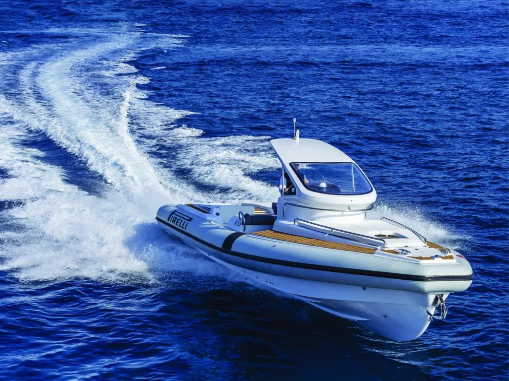El motivo que lleva 20 años impulsando a Pirelli a surcar los mares 11 Motor16 7 2012 Pirelli 1100 Motor16