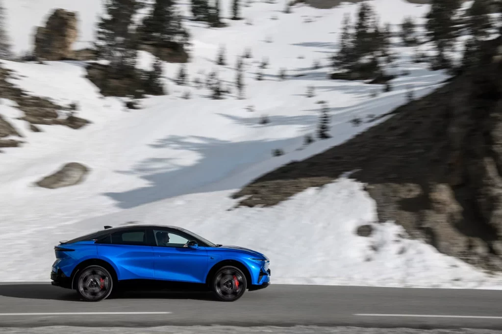 Así es el nuevo Alpine A390, un fastback eléctrico que desafía a la física 21 Motor16 Alpine A390 29 Motor16