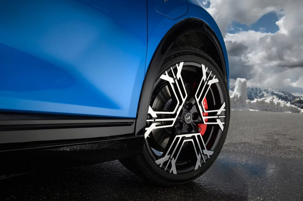 Así es el nuevo Alpine A390, un fastback eléctrico que desafía a la física 5 Motor16 Alpine A390