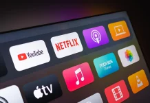 Con un 50% de descuento, AliExpress tiene el dispositivo ideal para tener Apple CarPlay o Android Auto en tu coche y poder ver Netflix y mucho más