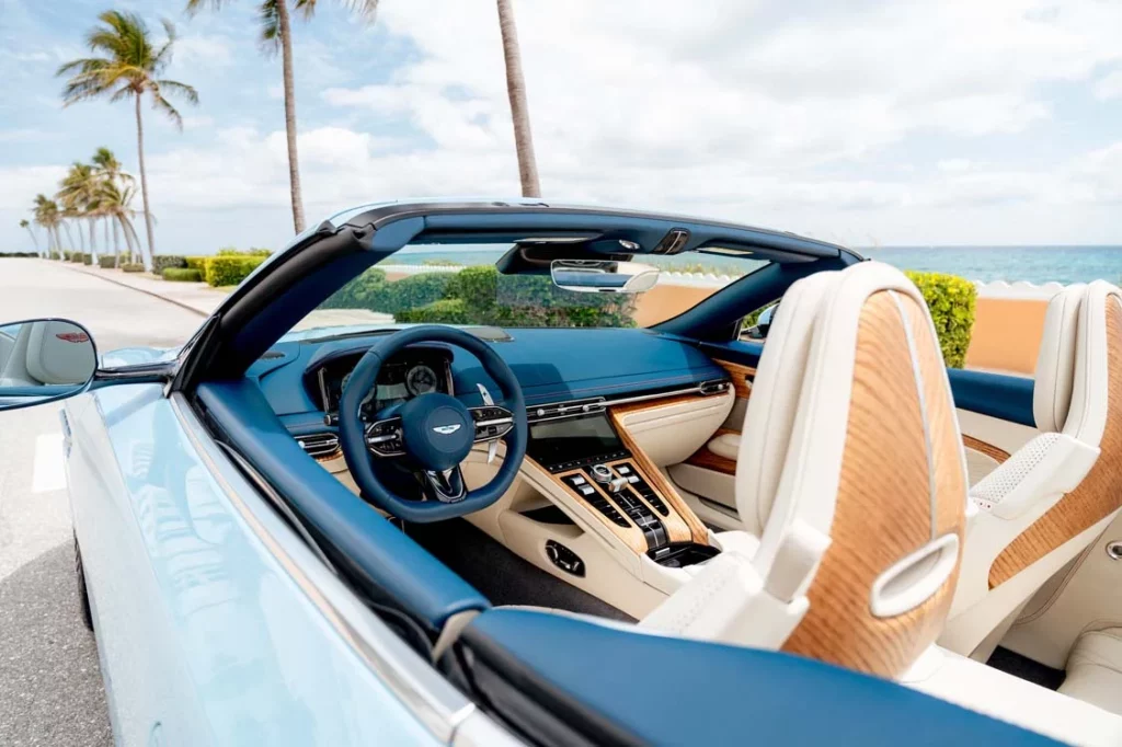 Aston Martin DB12 Volante Palm Beach: lujo británico al sol de Florida 17 Motor16 Aston Martin DB12 Volante Palm Beach Edition 12 Motor16