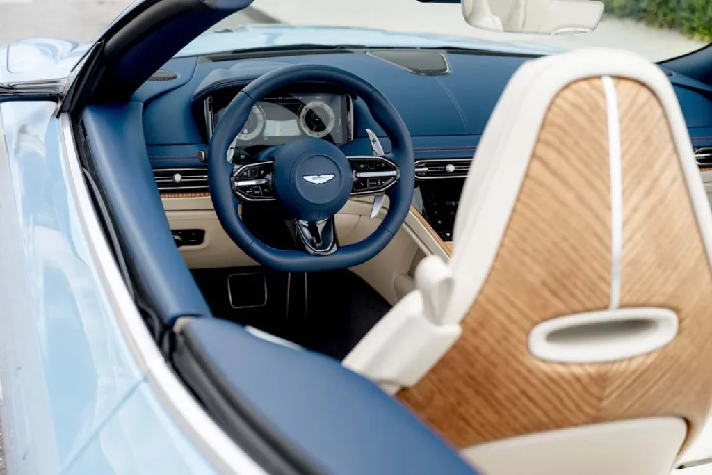 Aston Martin DB12 Volante Palm Beach: lujo británico al sol de Florida 11 Motor16 Aston Martin DB12 Volante Palm Beach Edition 6 Motor16