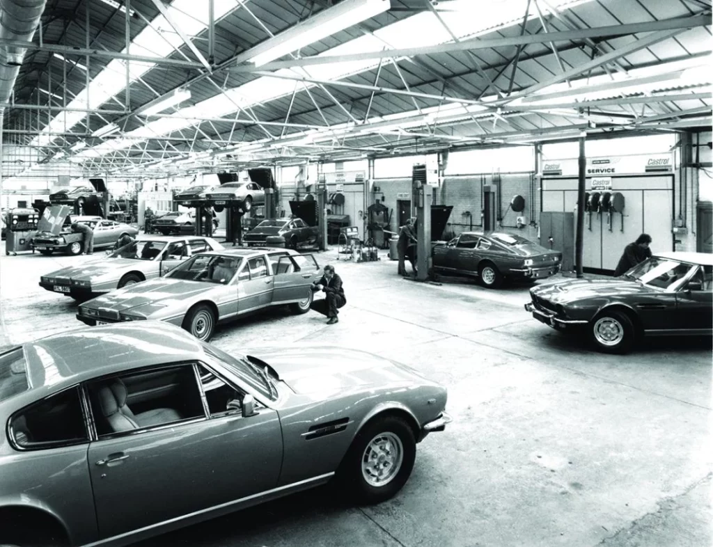 Una de las sedes históricas de Aston Martin cumple 70 años 2 Motor16 Aston Martin Lagonda Parts Service Division Newport Pagnell 1980s Motor16