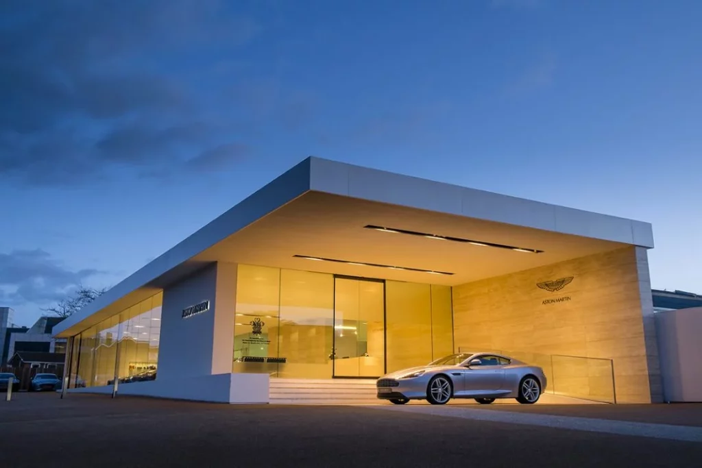 Una de las sedes históricas de Aston Martin cumple 70 años 22 Motor16 Aston Martin Works New Car showroom 2010s Motor16