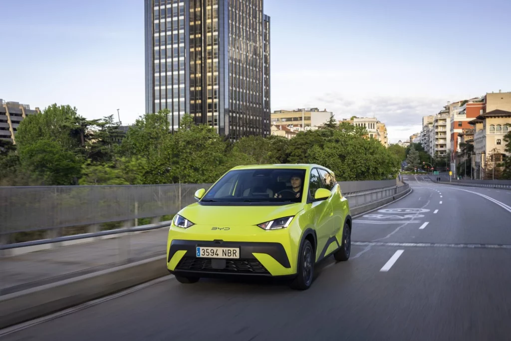 2025 BYD 8 en 1. Eléctricos. Imagen Dolphin Surf.