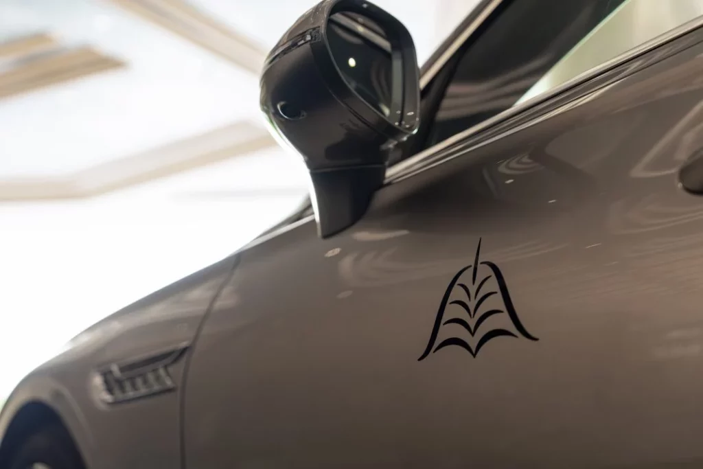 Si sueñas con pasearte en un exclusivo Bentley Flying Spur tienes que visitar este lugar 4 Motor16 Bentleye Flying Spur Mulliner Hotel Galaxy Macao4 Motor16