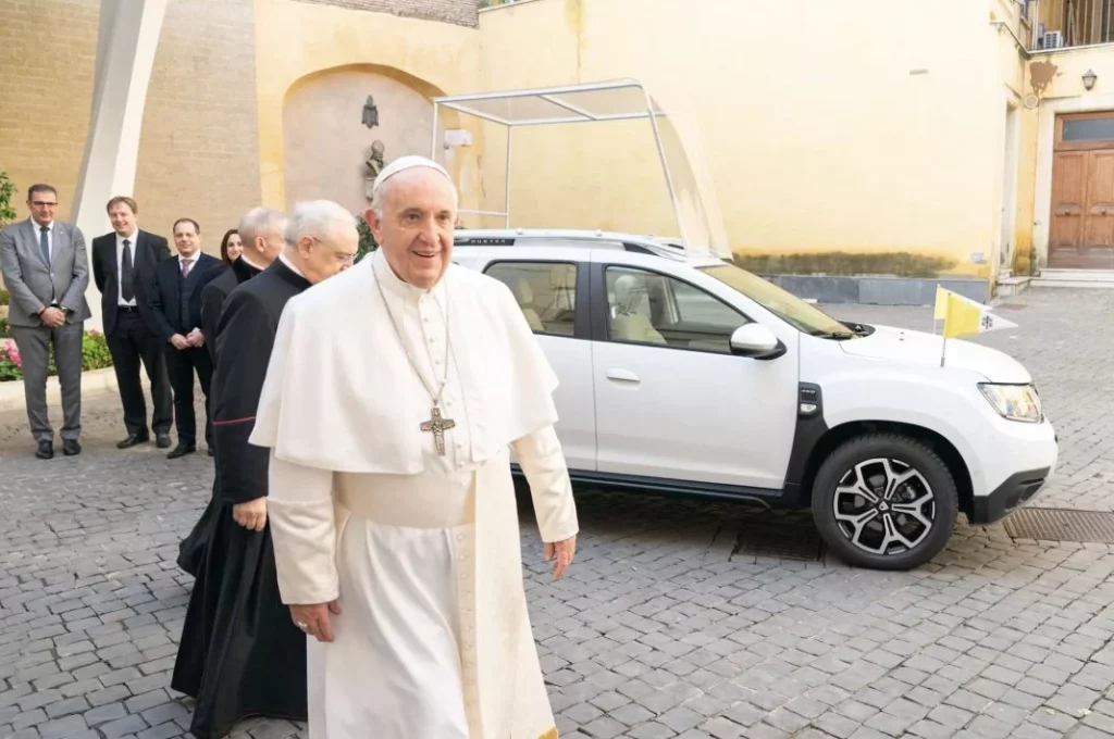 Dacia Duster papa Francisco