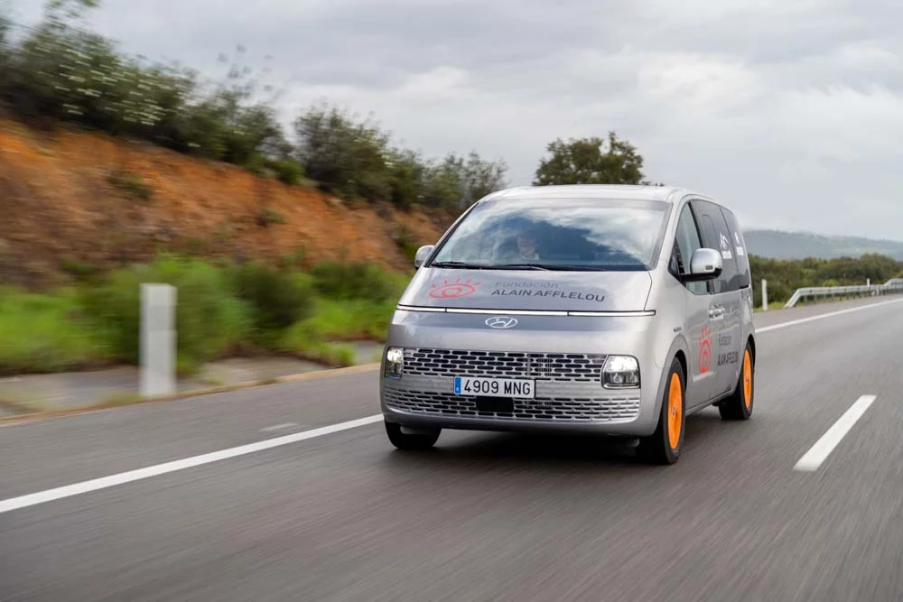 El Desierto de los Niños 2025, una aventura solidaria y exigente para la gama Hyundai 8 Motor16 DIA 01 004 Camino a Algeciras Motor16