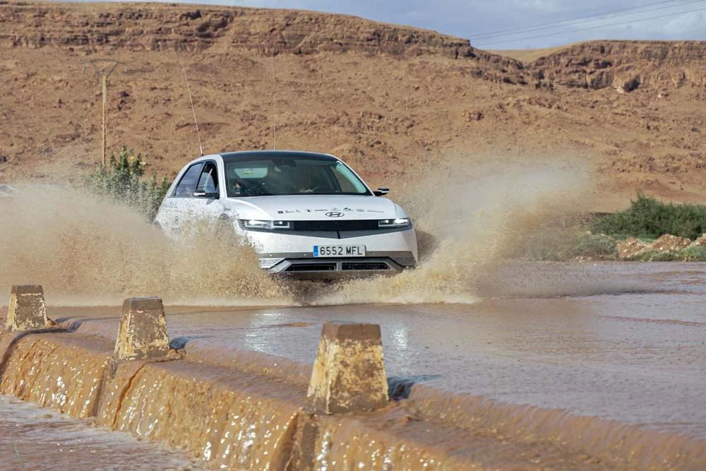El Desierto de los Niños 2025, una aventura solidaria y exigente para la gama Hyundai 17 Motor16 DIA 03 055 Ruta hacia Erfoud Motor16