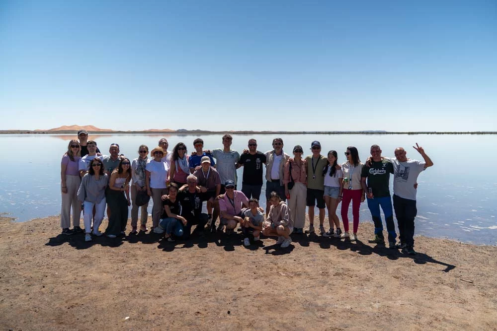 El Desierto de los Niños 2025, una aventura solidaria y exigente para la gama Hyundai 22 Motor16 DIA 04 060 Parada en lago Dayet Erij Motor16