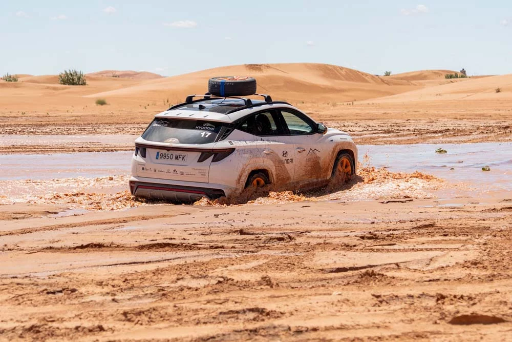 El Desierto de los Niños 2025, una aventura solidaria y exigente para la gama Hyundai 26 Motor16 DIA 04 109 Ruta por rios de arena Motor16