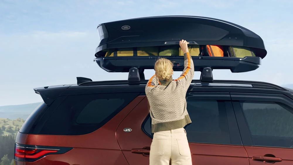 Tempest y Gemini, el Land Rover Discovery se hace aún más especial con estas dos ediciones 9 Motor16 DISCOVERY ACCSESSORY PACK ROAD TRIP 140525 01 Motor16