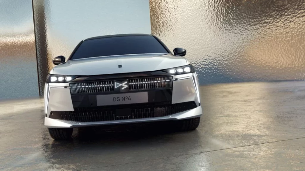 DS Serenity: La garantía premium con 8 años o 160.000 kilómetros 3 Motor16 DS Nº4: Imagen frontal.