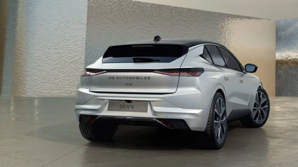 DS Nº4: más refinado, más tecnológico, más electrificado 12 Motor16 DS N4 7 Motor16