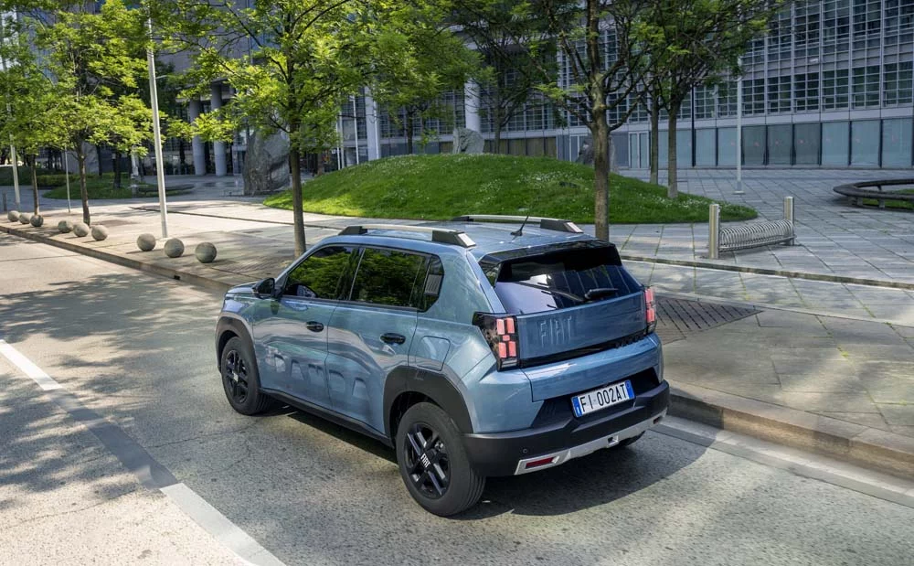Precio de 'guerra' para el nuevo FIAT Grande Panda Hybrid 1 Motor16 FIAT Grande Panda Hybrid