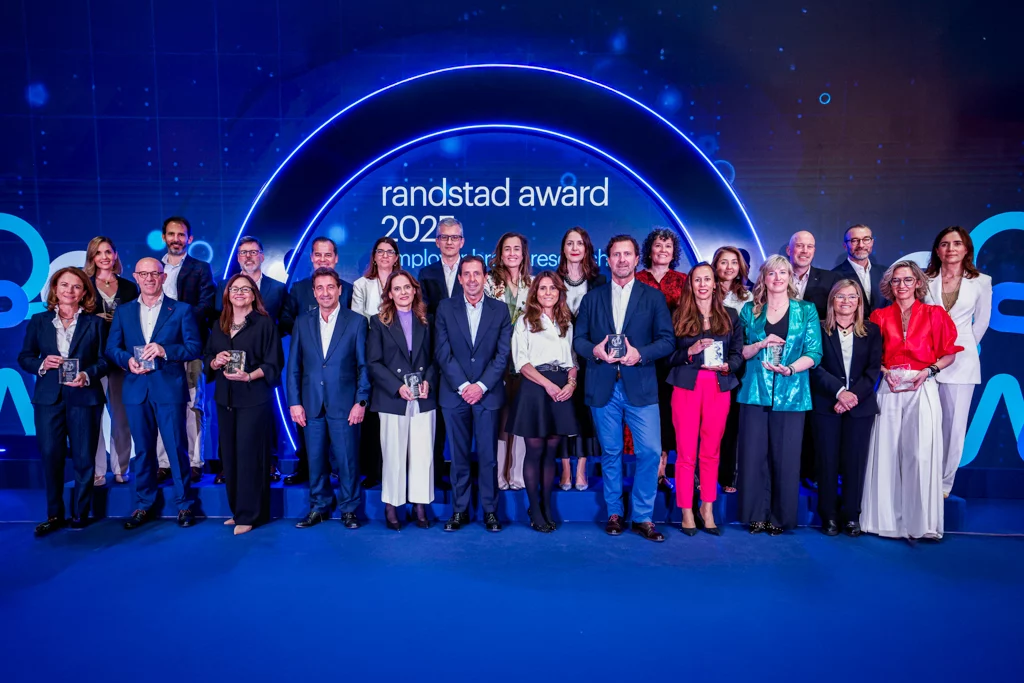 Foto familia ganadores Randstad Employer Brand Research Motor16