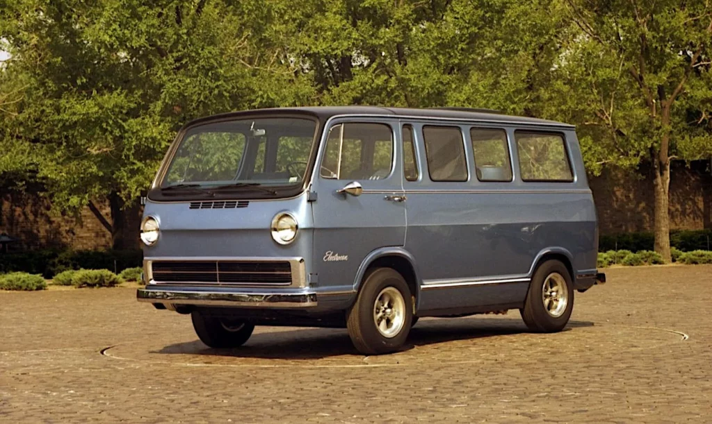 GM Electrovan, el vehículo de hidrógeno que nació en plena guerra fría 8 Motor16 GM Electrovan fuel cell van classic 00004 2048x1221 1 Motor16