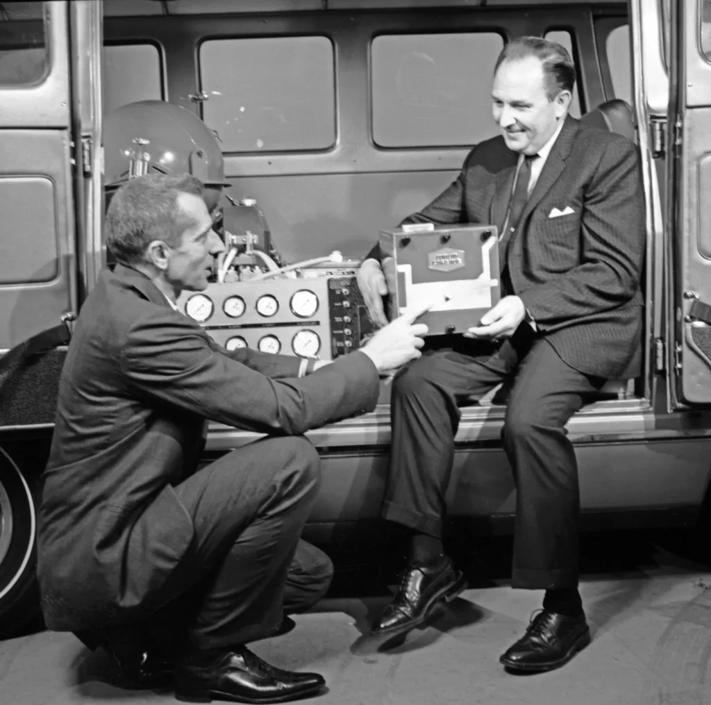GM Electrovan, el vehículo de hidrógeno que nació en plena guerra fría 9 Motor16 GM Electrovan fuel cell van classic 00005 2048x2030 2 Motor16