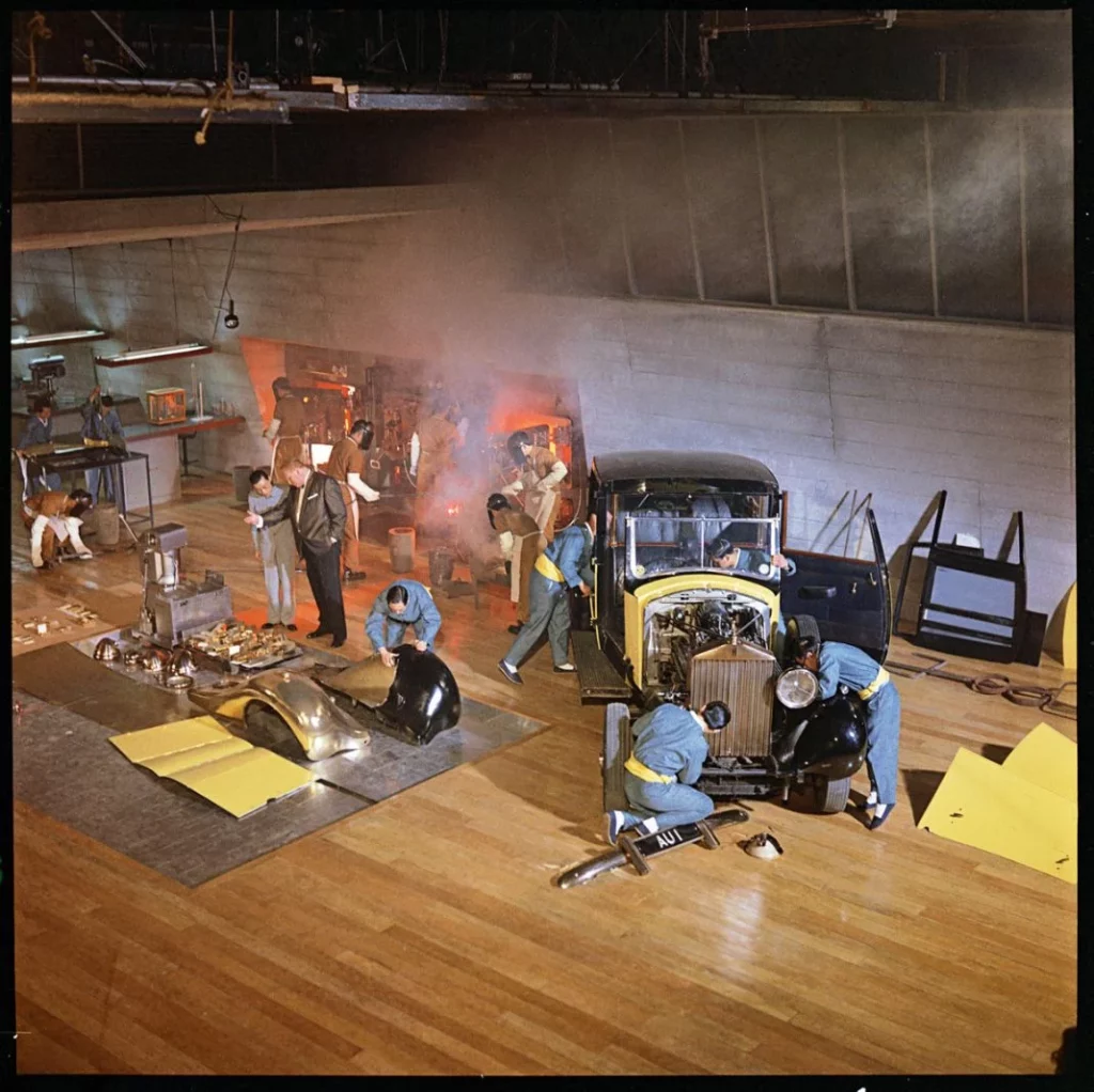 GOLDFINGER ┬® 1964 Danjaq LLC and Metro Goldwyn Mayer Studios Inc. All Rights Reserved 3 Motor16