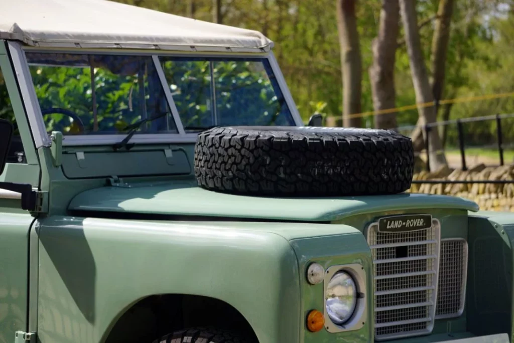 LAND ROVER CLASIC INVERTED 8 Motor16