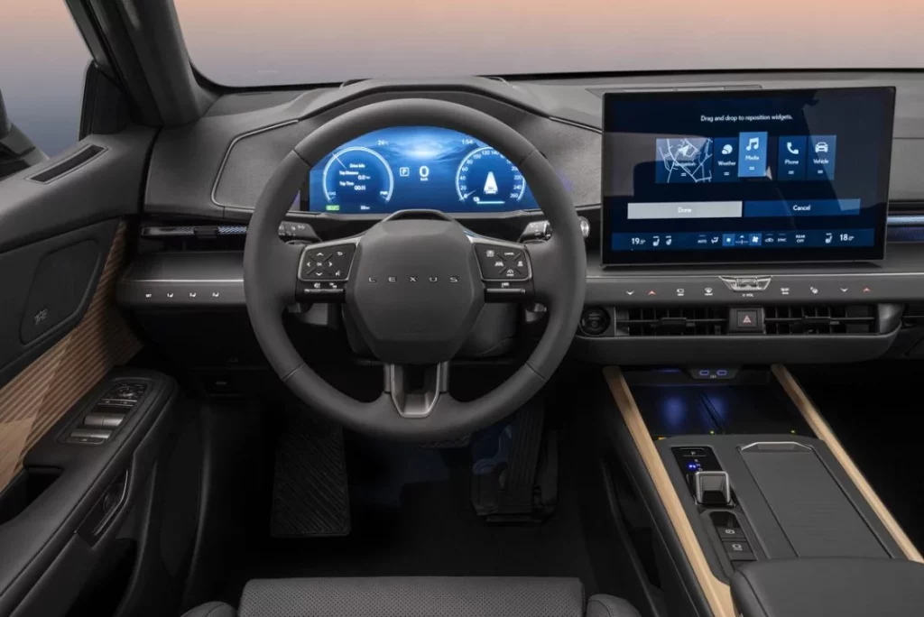 Lexus ES, un sedán de lujo -también eléctrico- para conquistar Europa 19 Motor16 LEXUS ES 2025 12 Motor16
