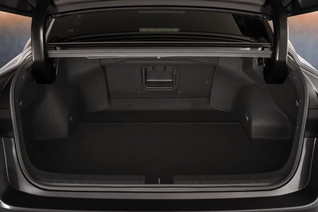 Lexus ES, un sedán de lujo -también eléctrico- para conquistar Europa 7 Motor16 LEXUS ES 2025 17 Motor16