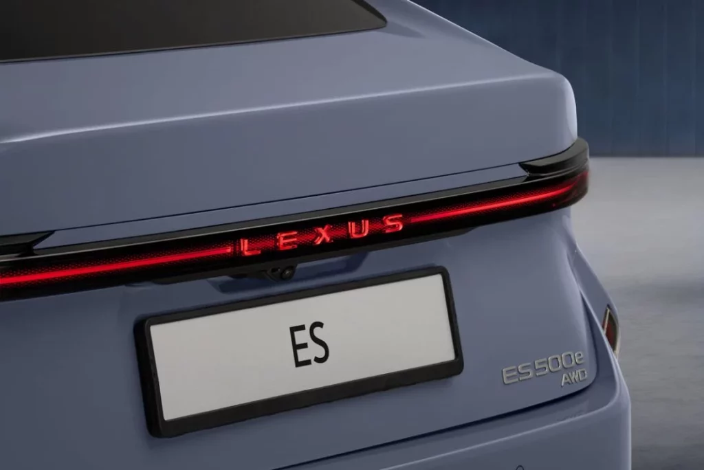 Lexus ES, un sedán de lujo -también eléctrico- para conquistar Europa 38 Motor16 LEXUS ES 2025 31 Motor16