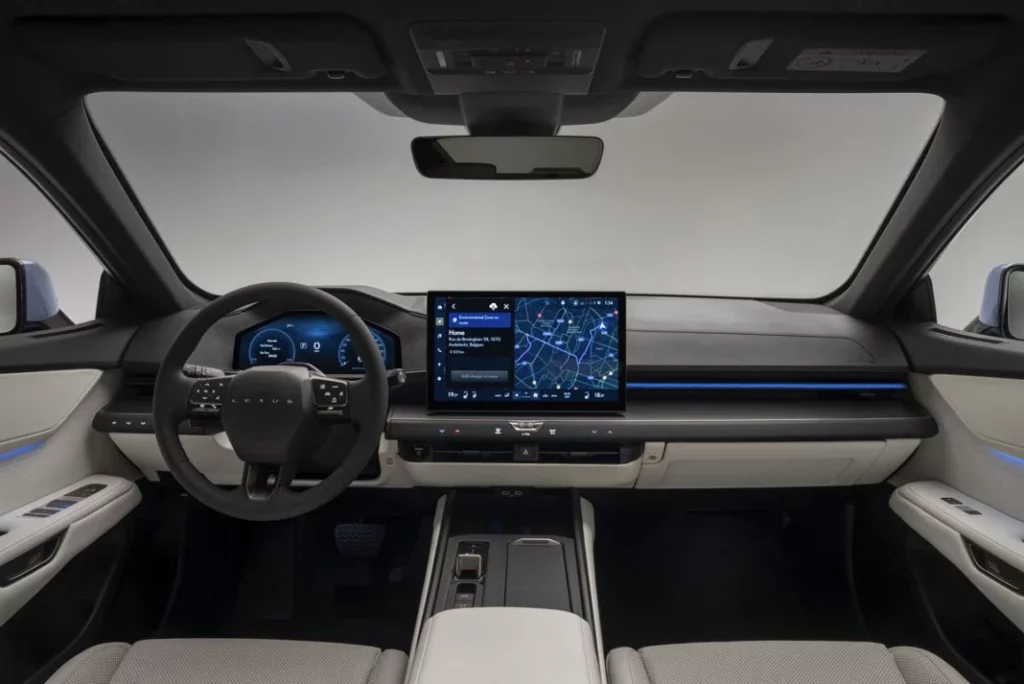 Lexus ES, un sedán de lujo -también eléctrico- para conquistar Europa 39 Motor16 LEXUS ES 2025 32 Motor16