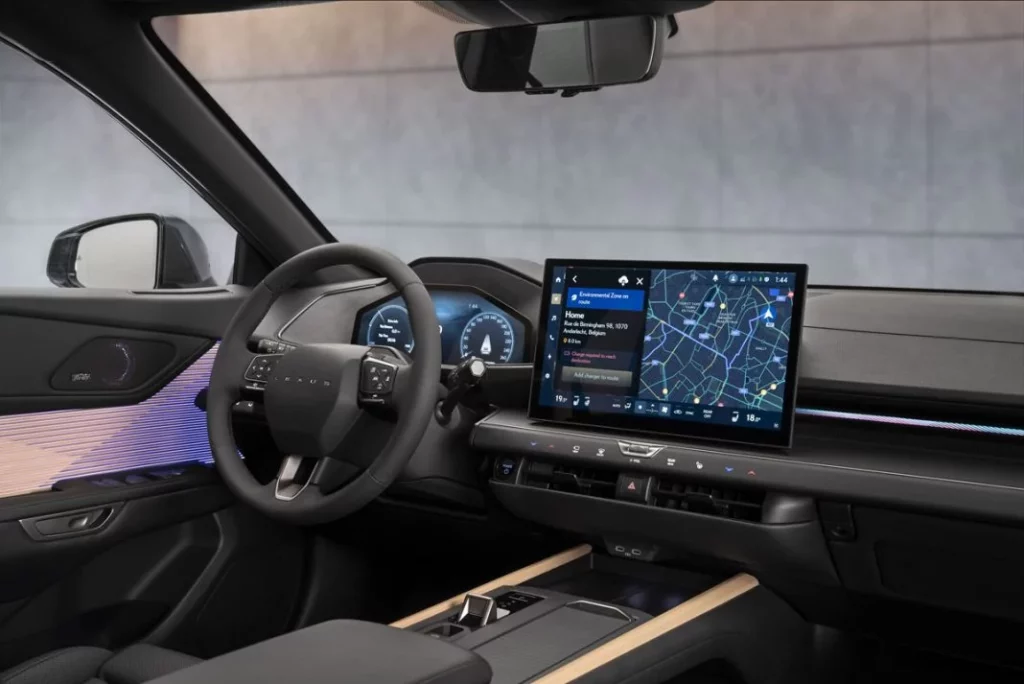 Lexus ES, un sedán de lujo -también eléctrico- para conquistar Europa 11 Motor16 LEXUS ES 2025 4 Motor16