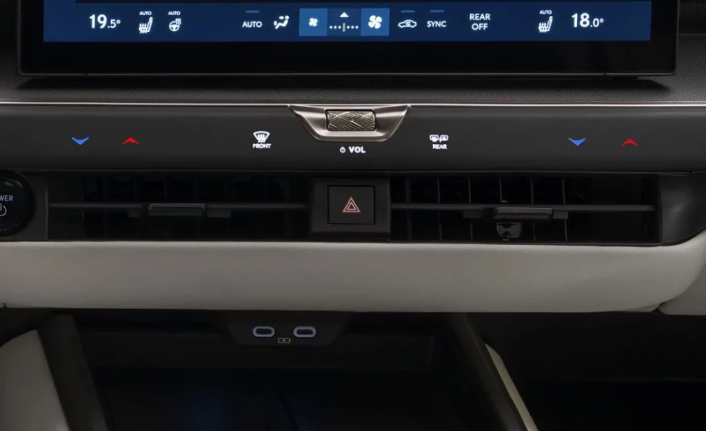 Lexus ES, un sedán de lujo -también eléctrico- para conquistar Europa 52 Motor16 LEXUS ES 2025 45 Motor16