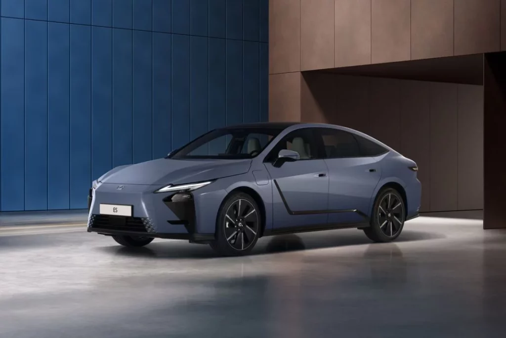 Lexus ES, un sedán de lujo -también eléctrico- para conquistar Europa 54 Motor16 LEXUS ES 2025 47 Motor16
